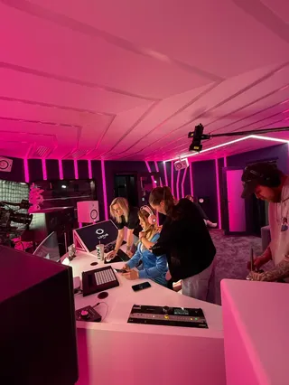 Фото