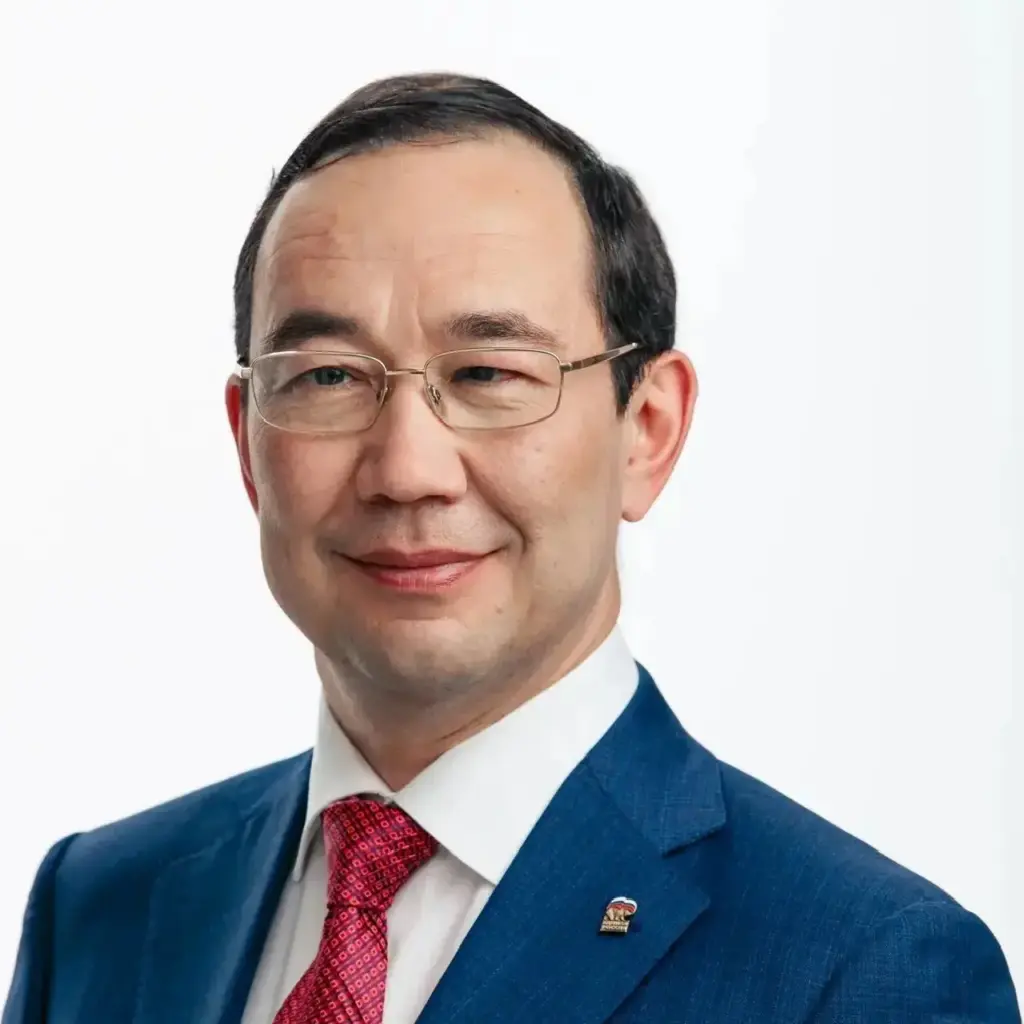Айсен Николаев